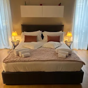 Domus Apartment